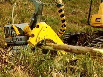 MAQUINA TRONCOS  LEADOR BOSQUE